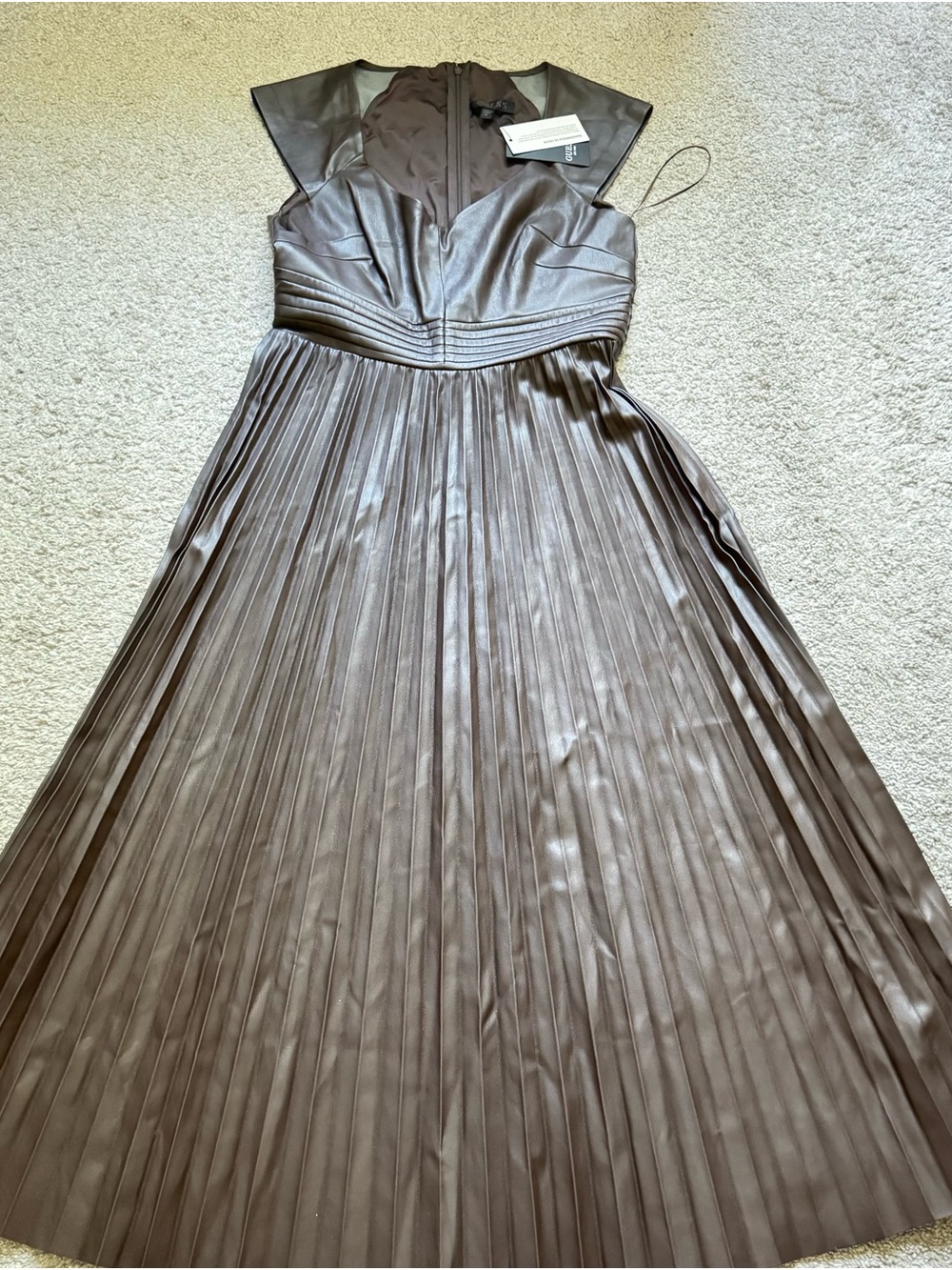 GUESS Brown Faux Leather Pleated V-Neck Short Sleeve Maxi Dress, Size M Zip